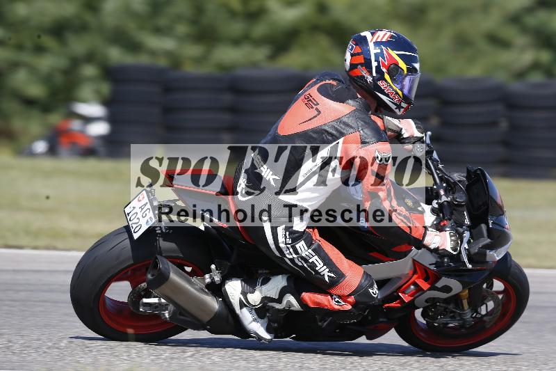 /Archiv-2025/49 26.08.2025 Cornu Master School ADR/blau-bleu/77